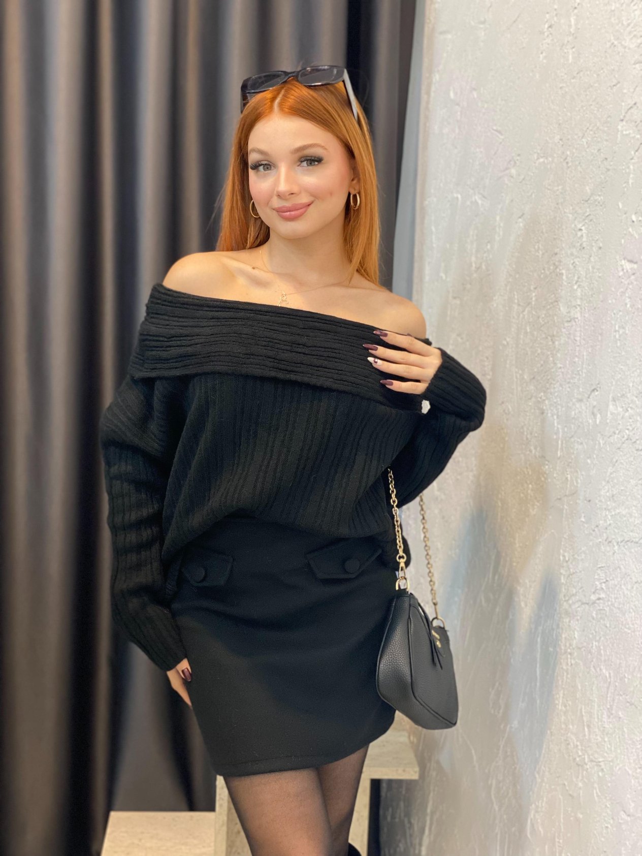 Siyah Madonna Yaka Triko Kazak