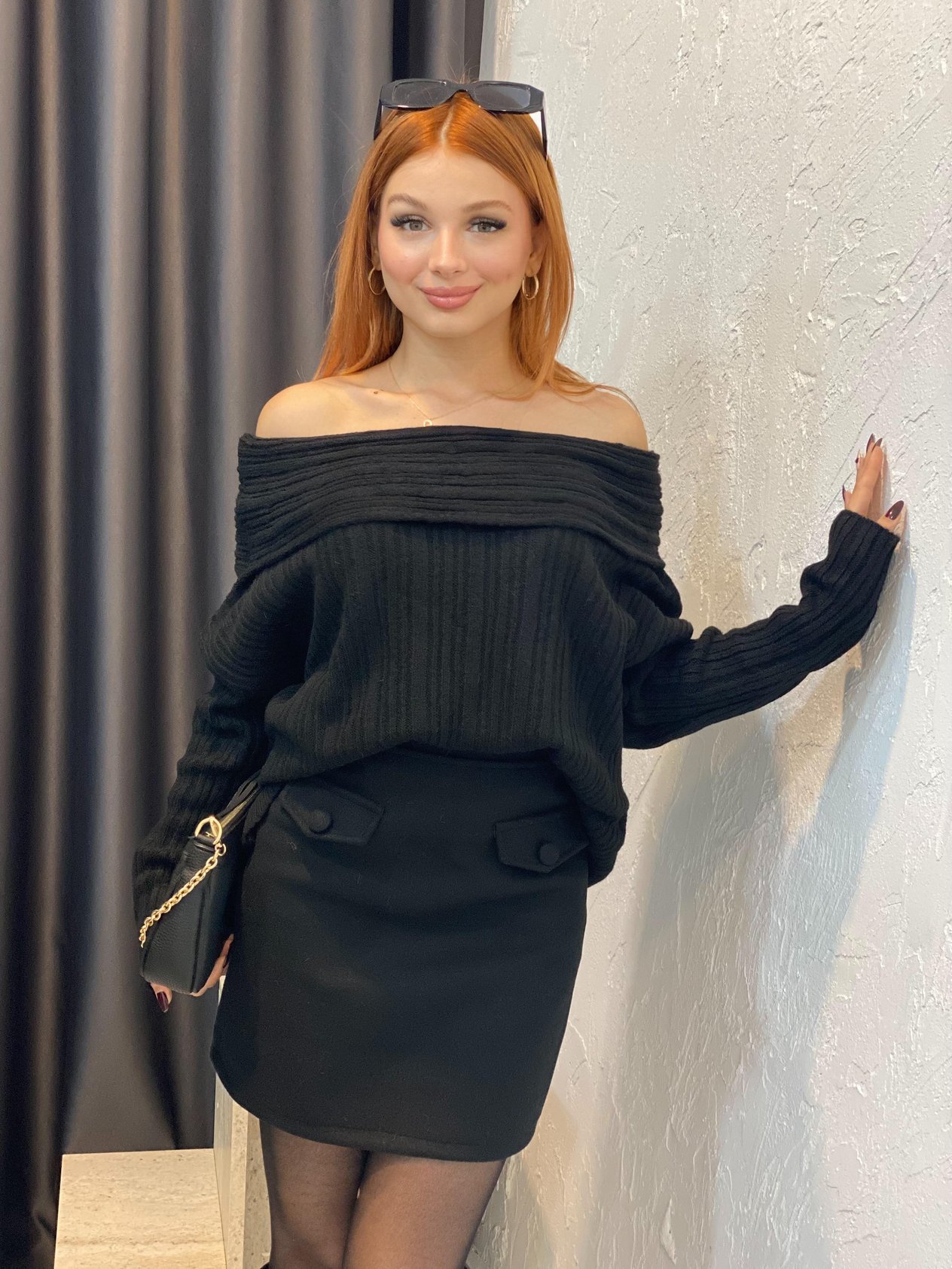 Siyah Madonna Yaka Triko Kazak