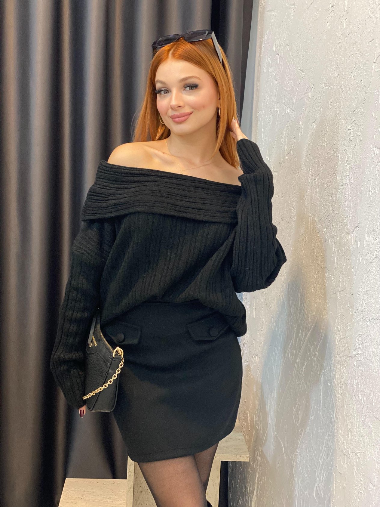 Siyah Madonna Yaka Triko Kazak