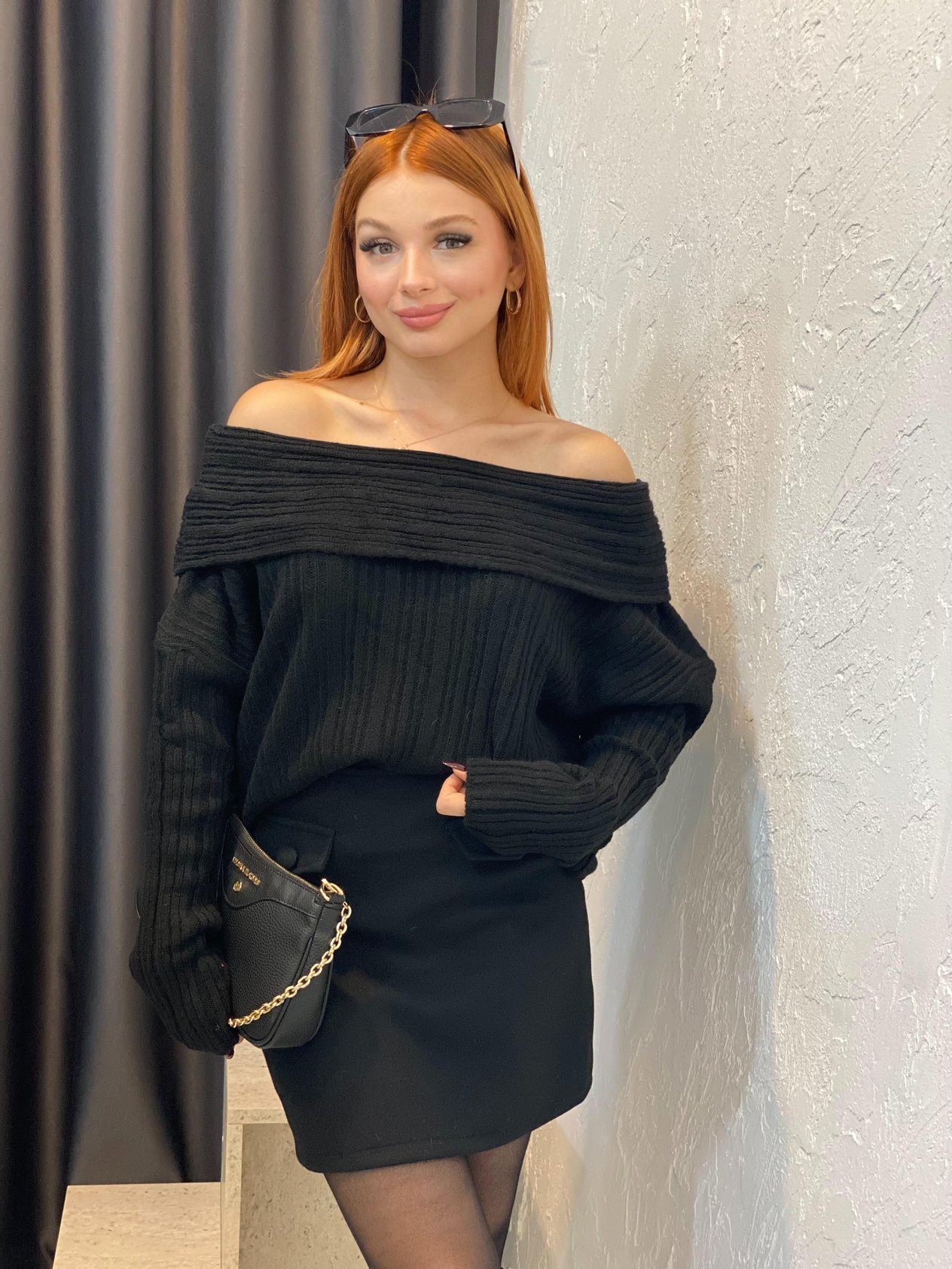 Siyah Madonna Yaka Triko Kazak