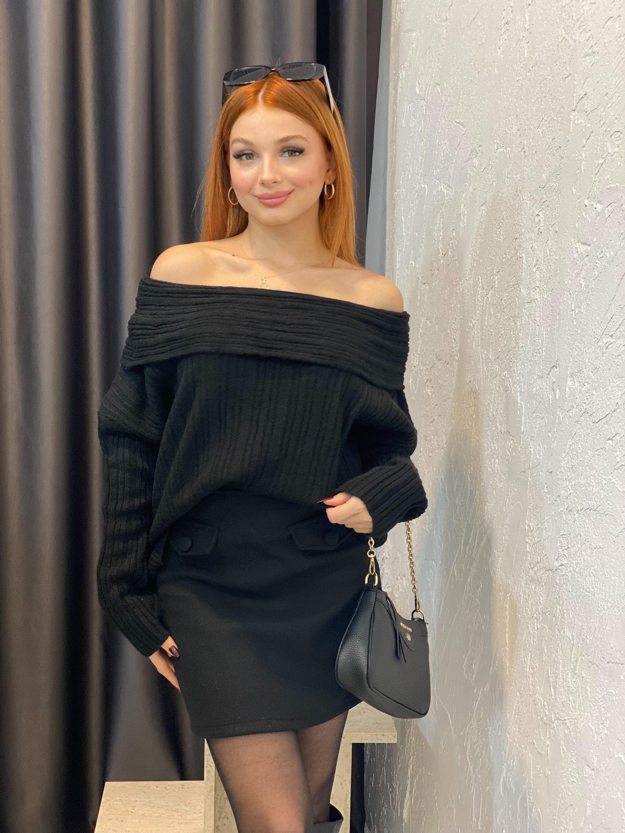 Siyah Madonna Yaka Triko Kazak