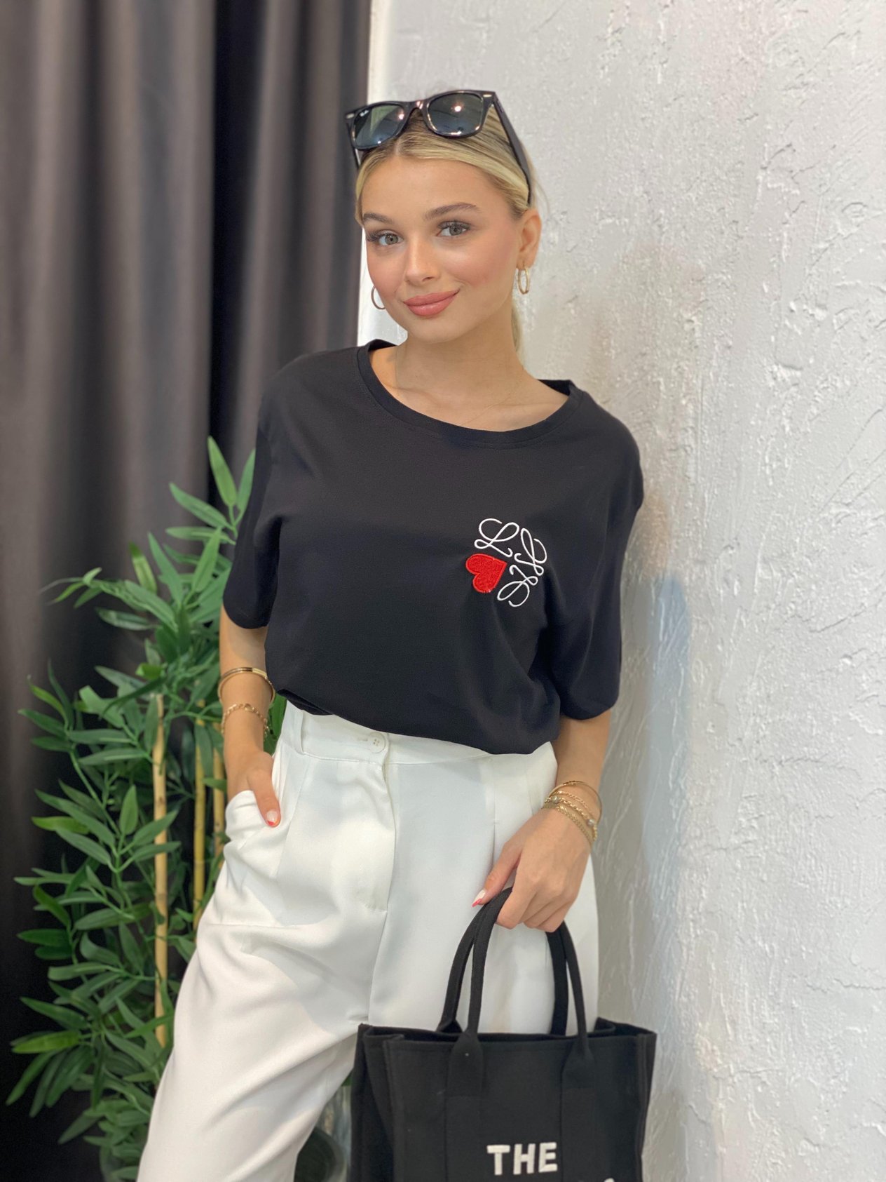 Siyah Marka Amblemli Tshirt