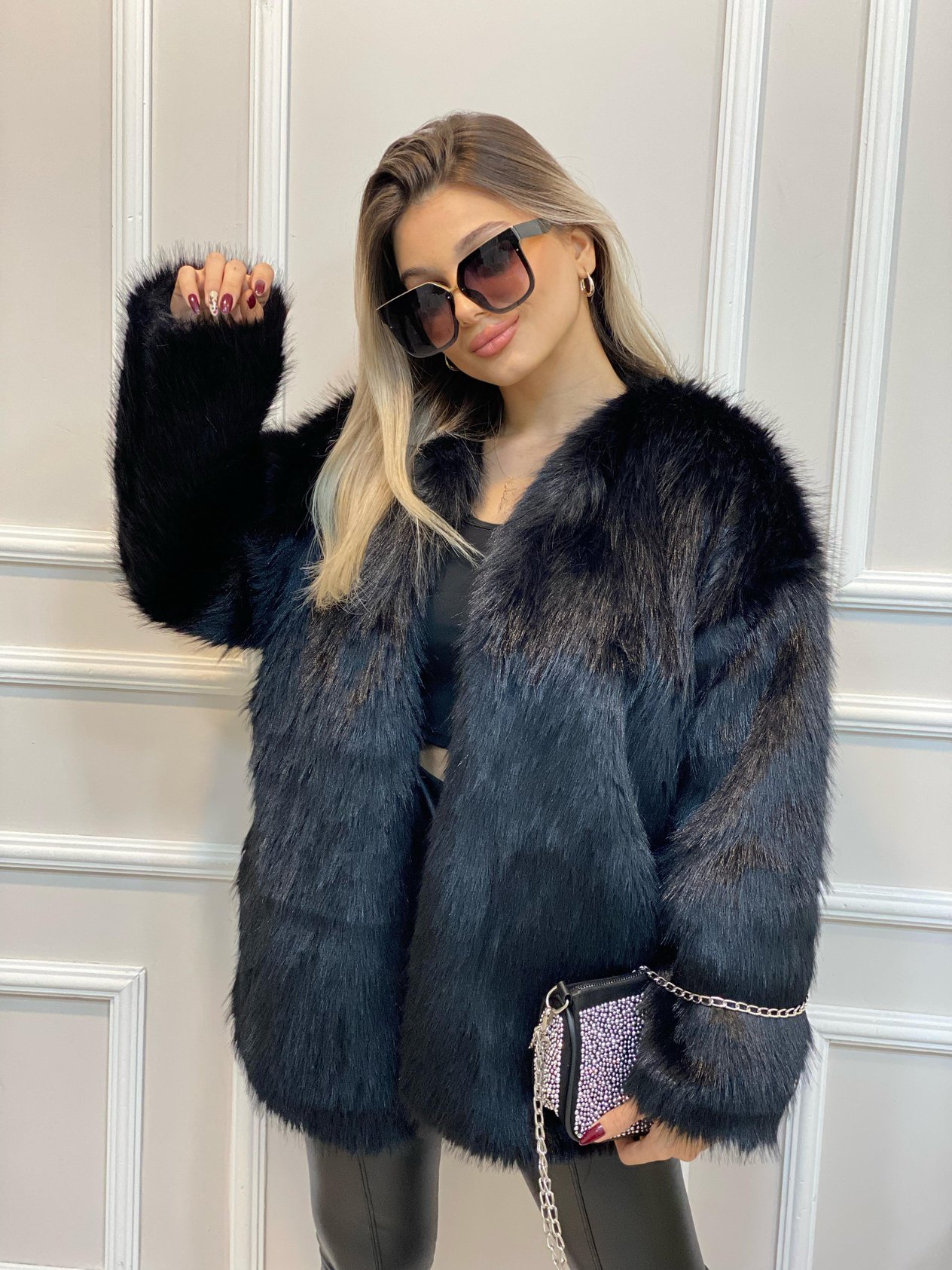 Siyah Marka Model Kürk Mont 