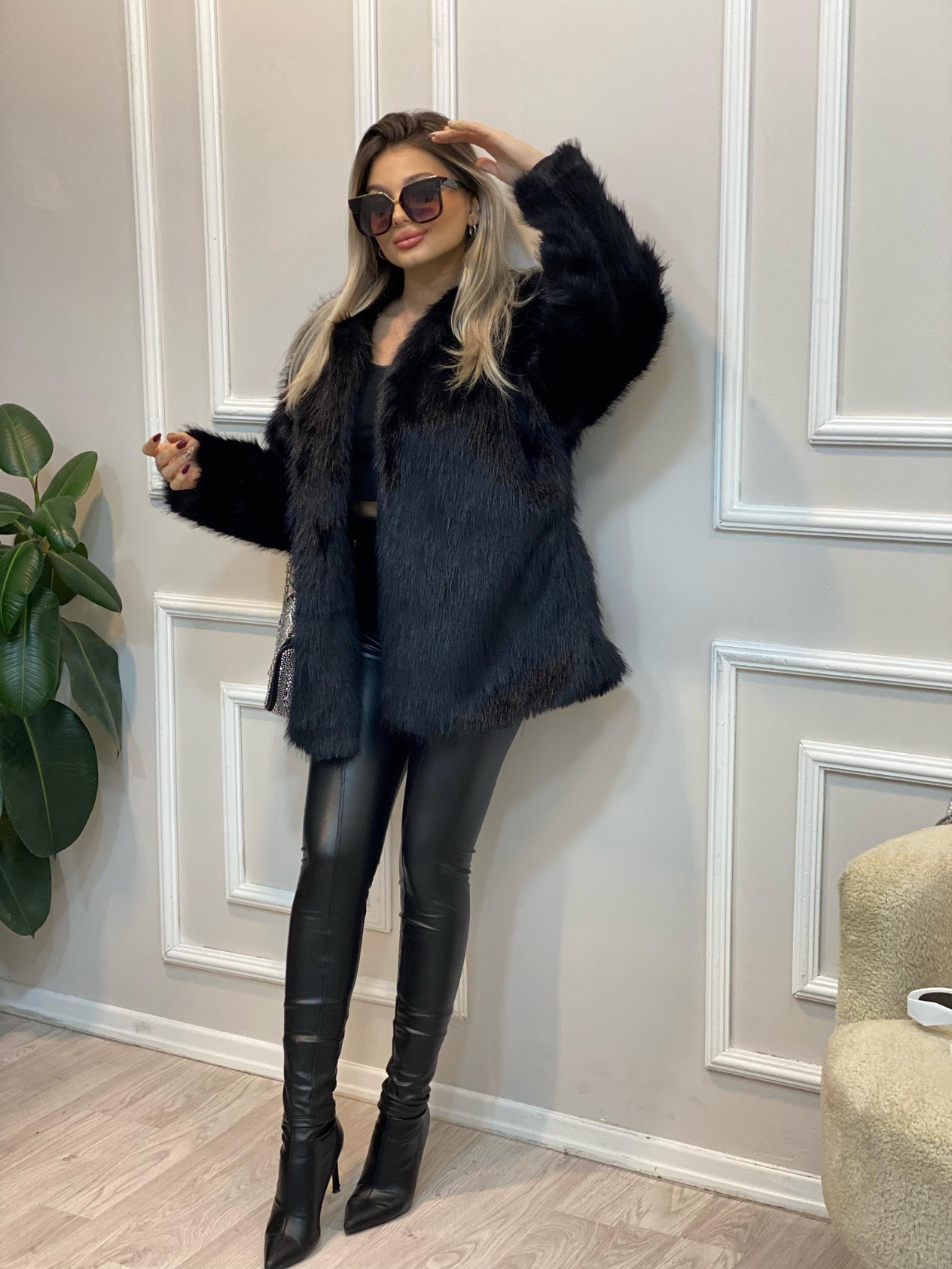Siyah Marka Model Kürk Mont 