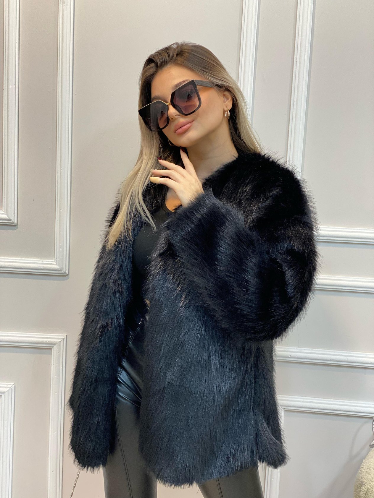 Siyah Marka Model Kürk Mont 