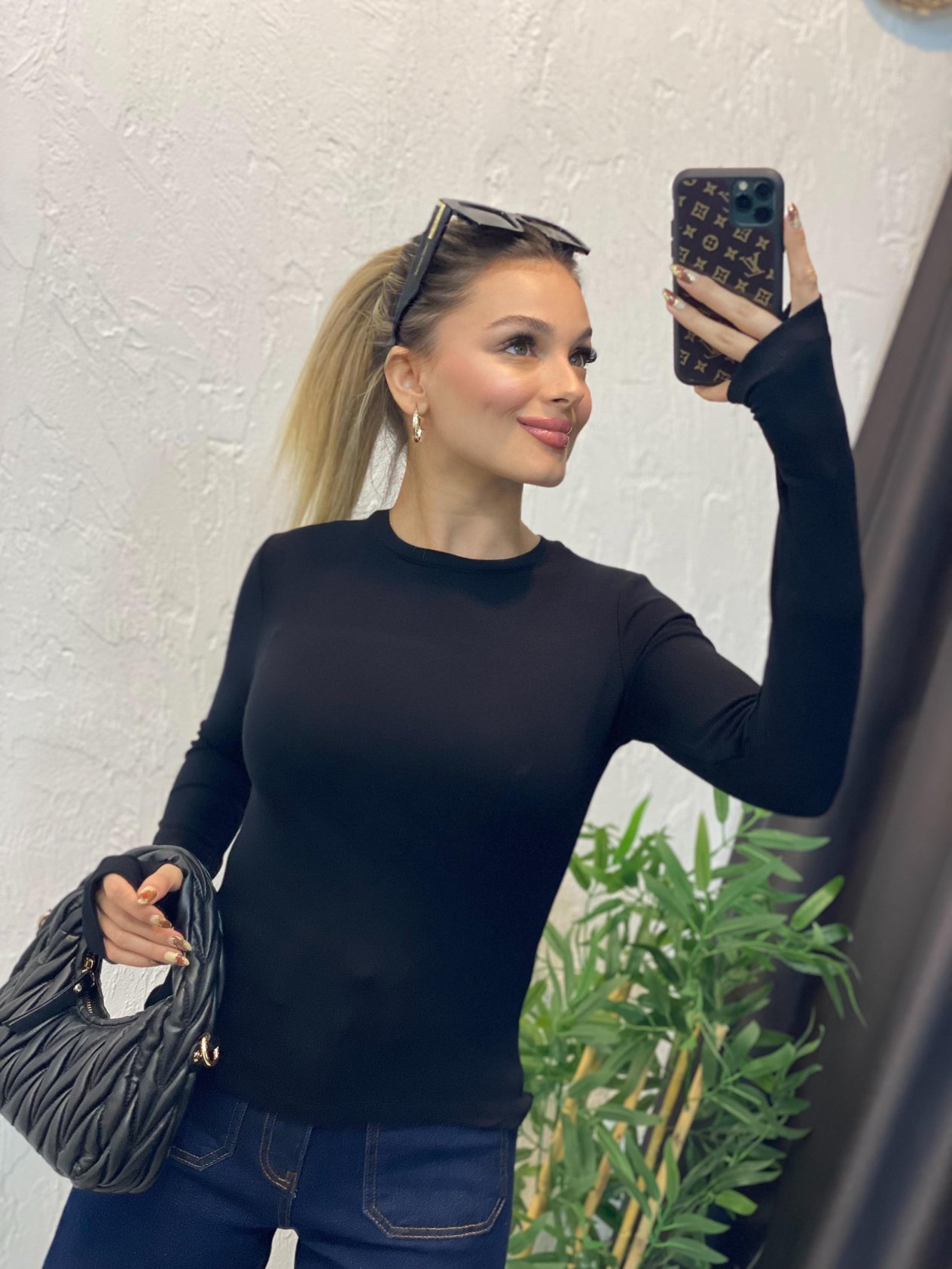 Siyah Oysh Parmak Geçirmeli Model Basic