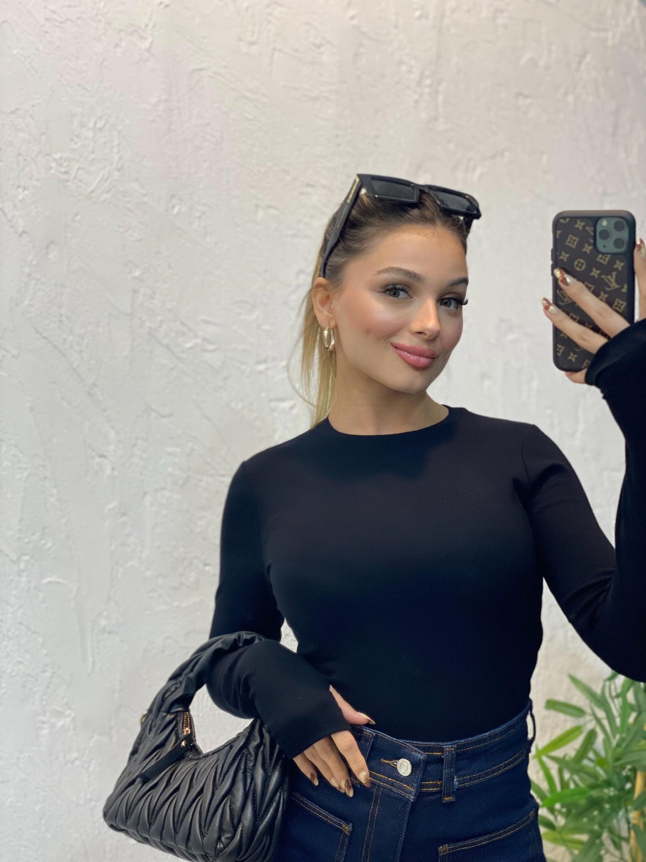 Siyah Oysh Parmak Geçirmeli Model Basic