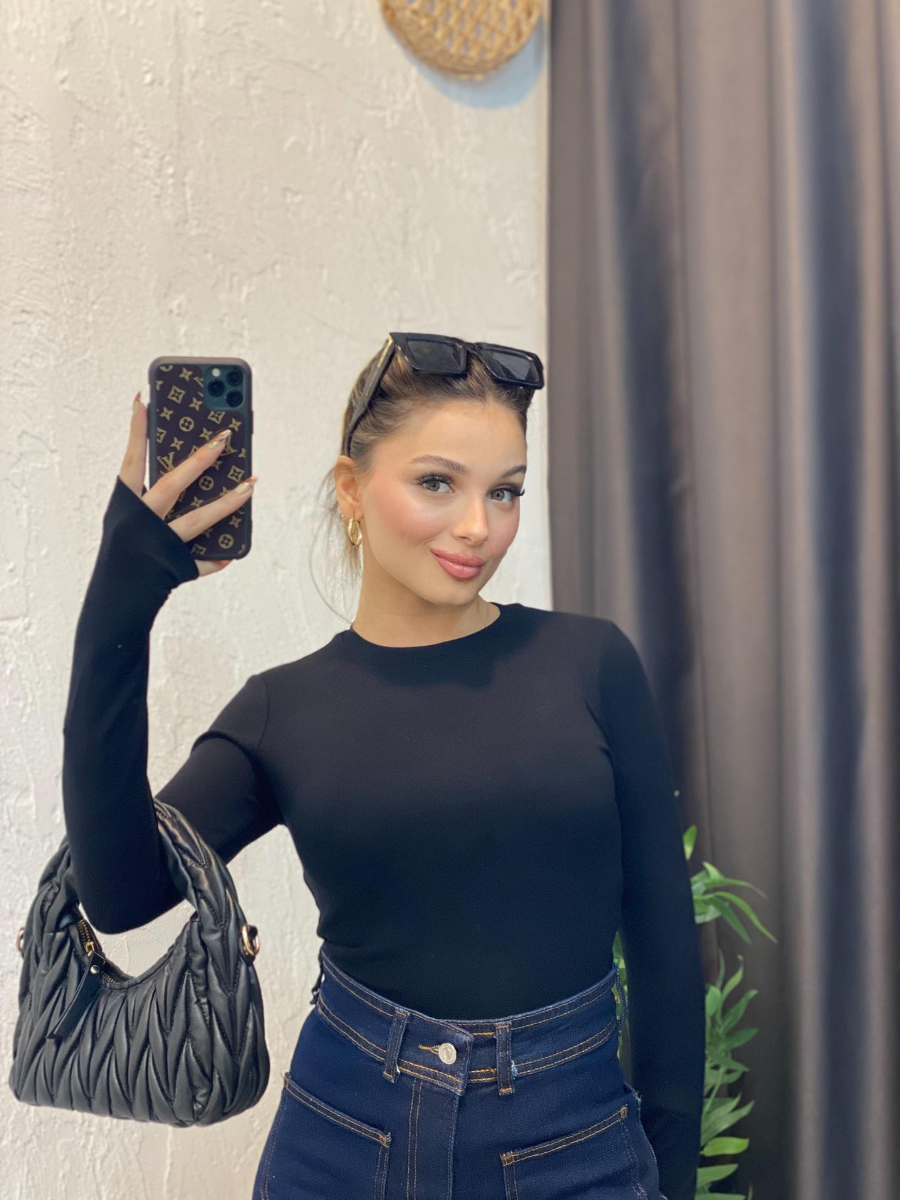 Siyah Oysh Parmak Geçirmeli Model Basic
