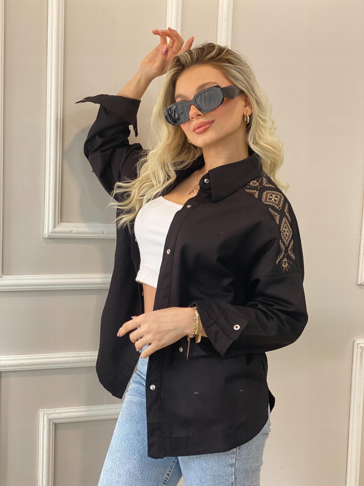 Tasarım Siyah Nakışlı Ceket 