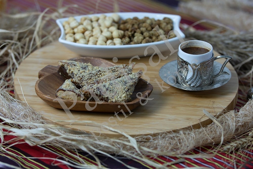 MUSKA SWEET ON HAZELNUT