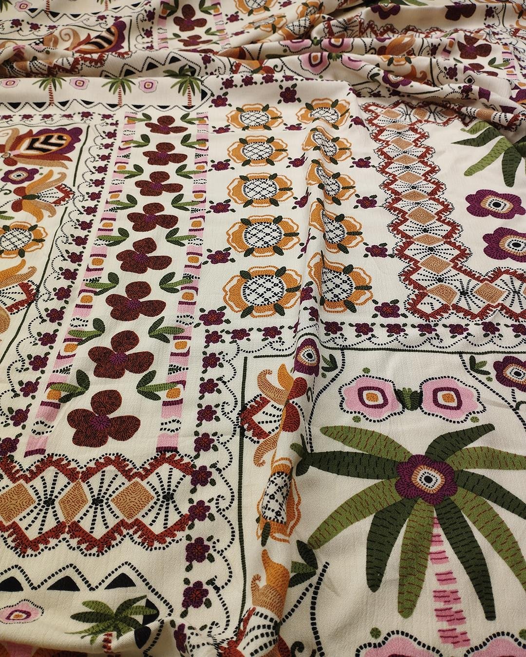Brezilyan Desen Bürümcüklü Viskon Dokuma (En  140 cm x Boy  250 cm)