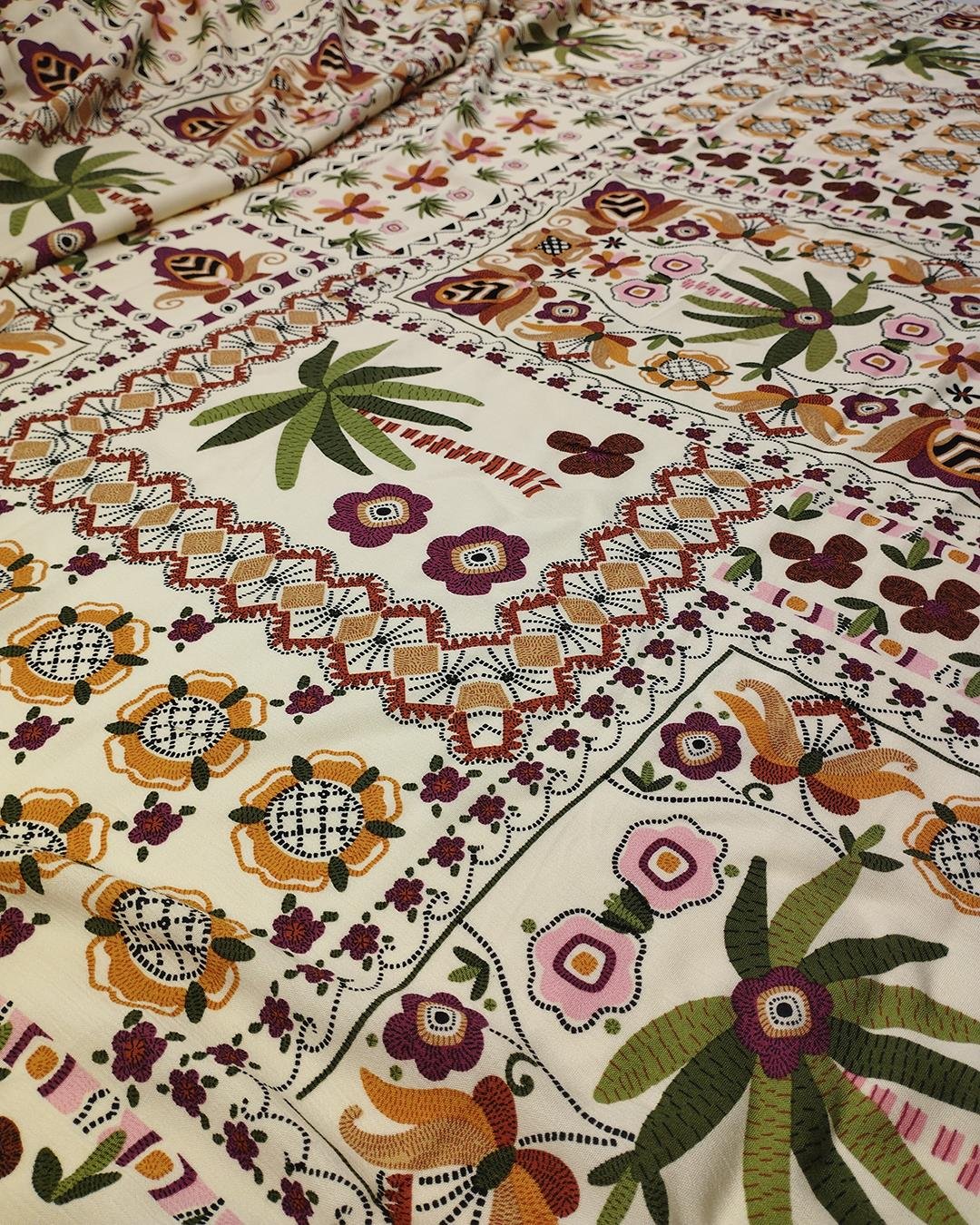 Brezilyan Desen Bürümcüklü Viskon Dokuma (En  140 cm x Boy  250 cm)