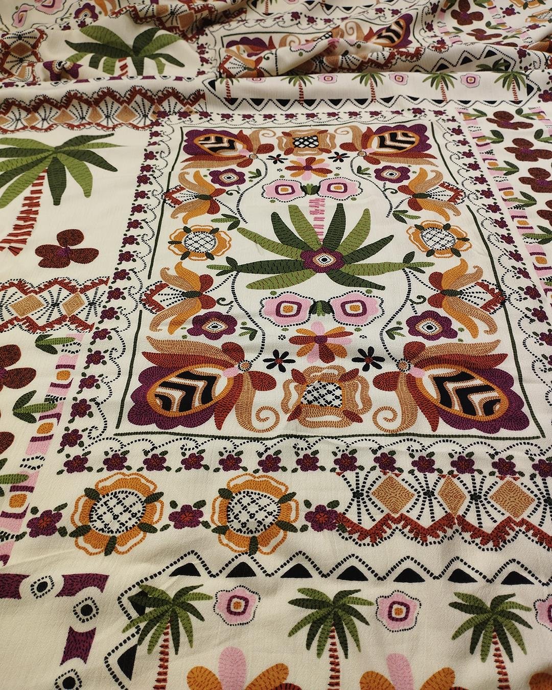 Brezilyan Desen Bürümcüklü Viskon Dokuma (En  140 cm x Boy  250 cm)