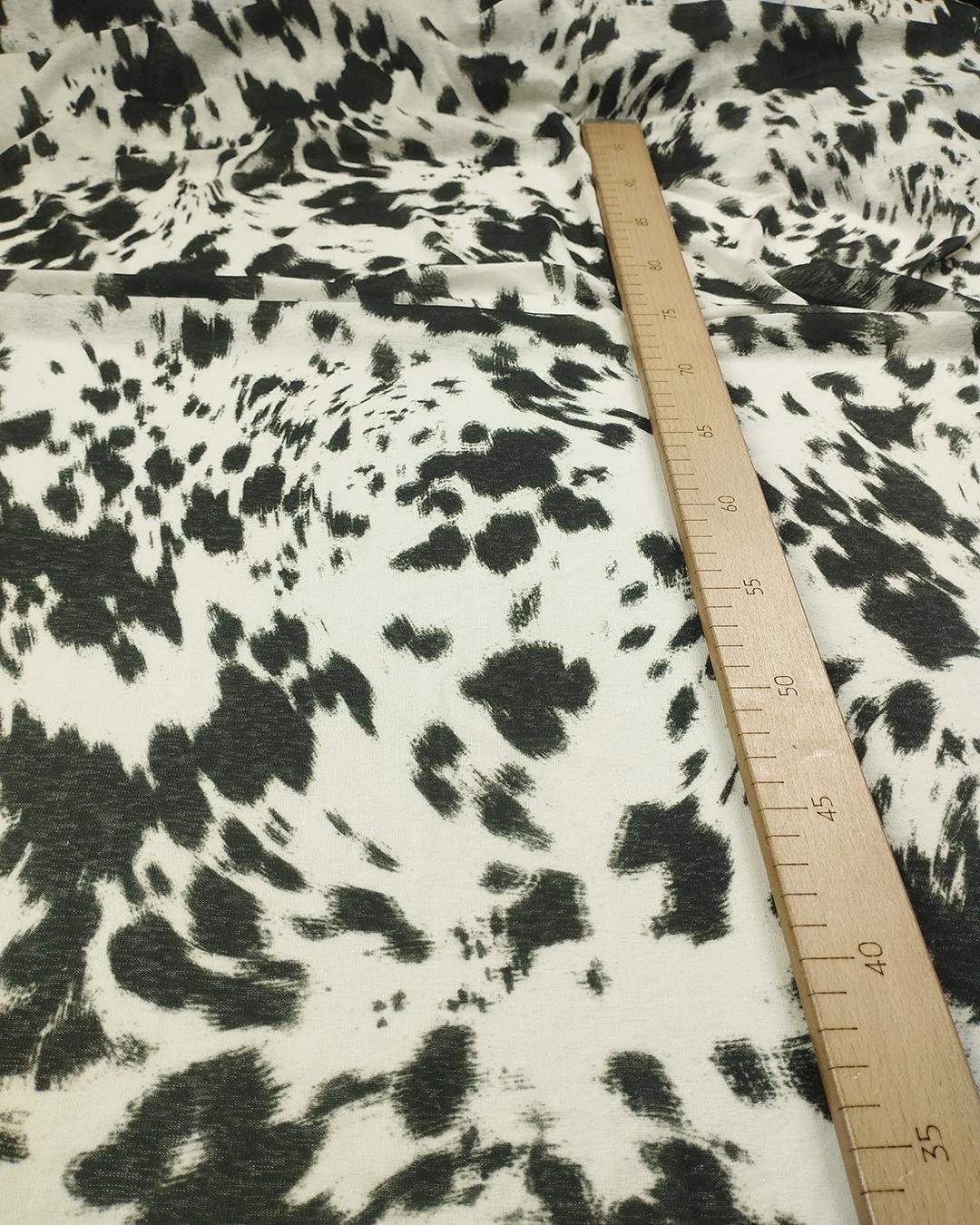 Ekru Üzeri Siyah Batik Desen Jarse (En  150 cm x Boy 180 cm)