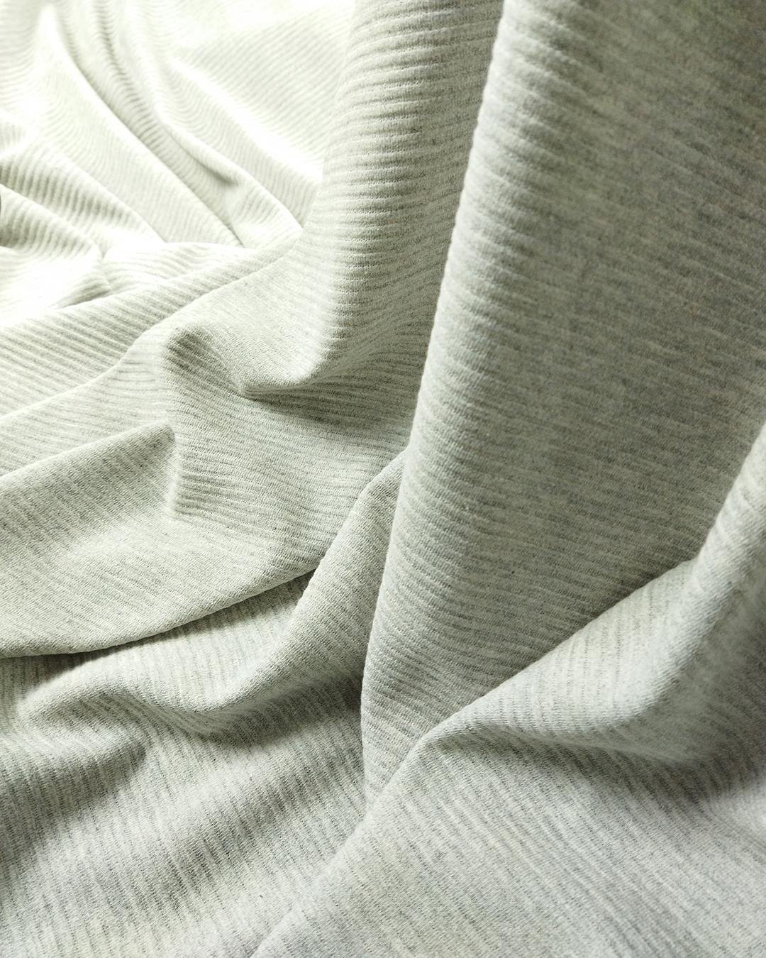 Gri Renkte Örme En 110 cm x Boy 160 cm