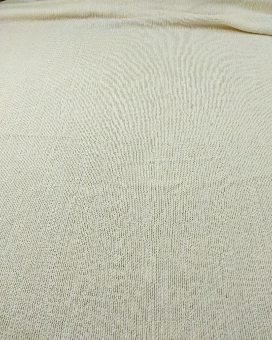 Krem Ekru Arası Renkte Bürümcüklü Örme (En 120 cm x Boy 165 cm)