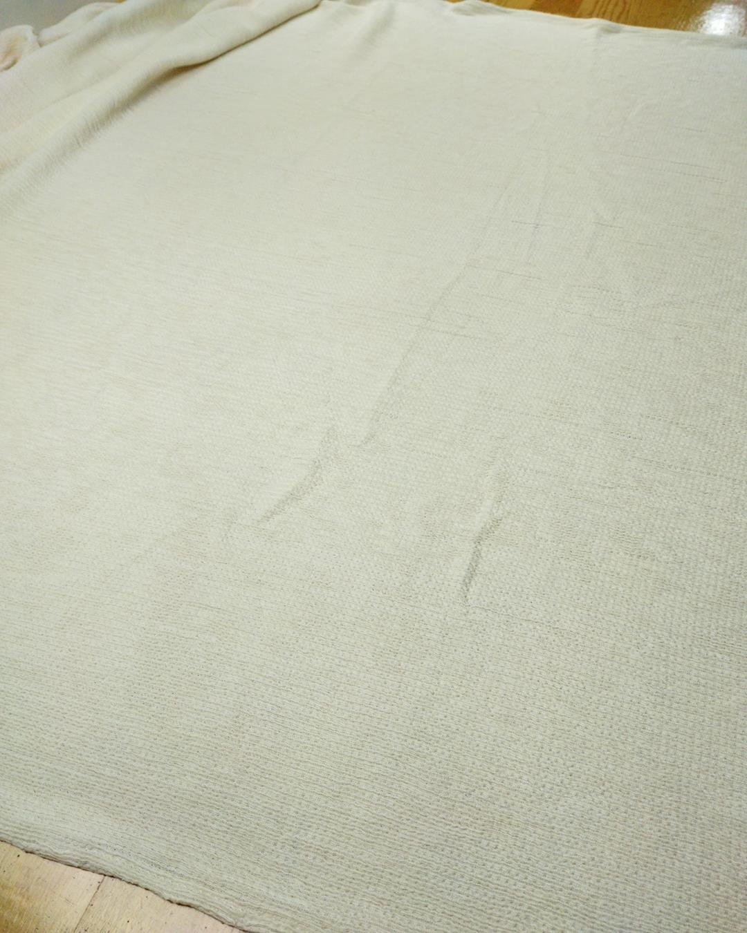 Krem Ekru Arası Renkte Bürümcüklü Örme (En 120 cm x Boy 165 cm)