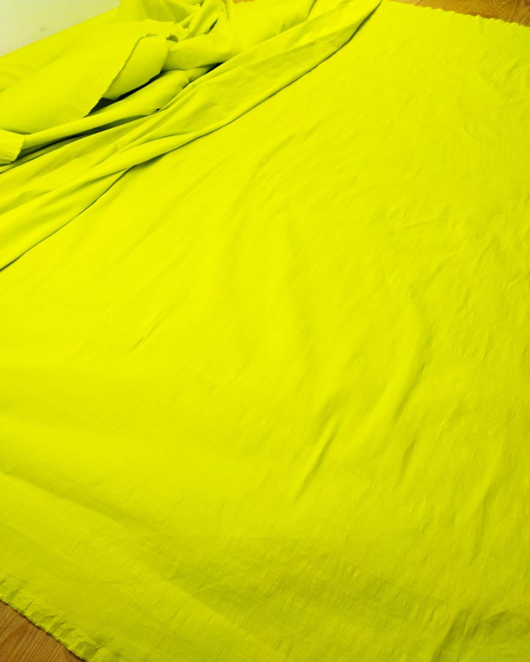 Neon Yeşil Renkte Dokuma (En 155 cm x Boy 190 cm)