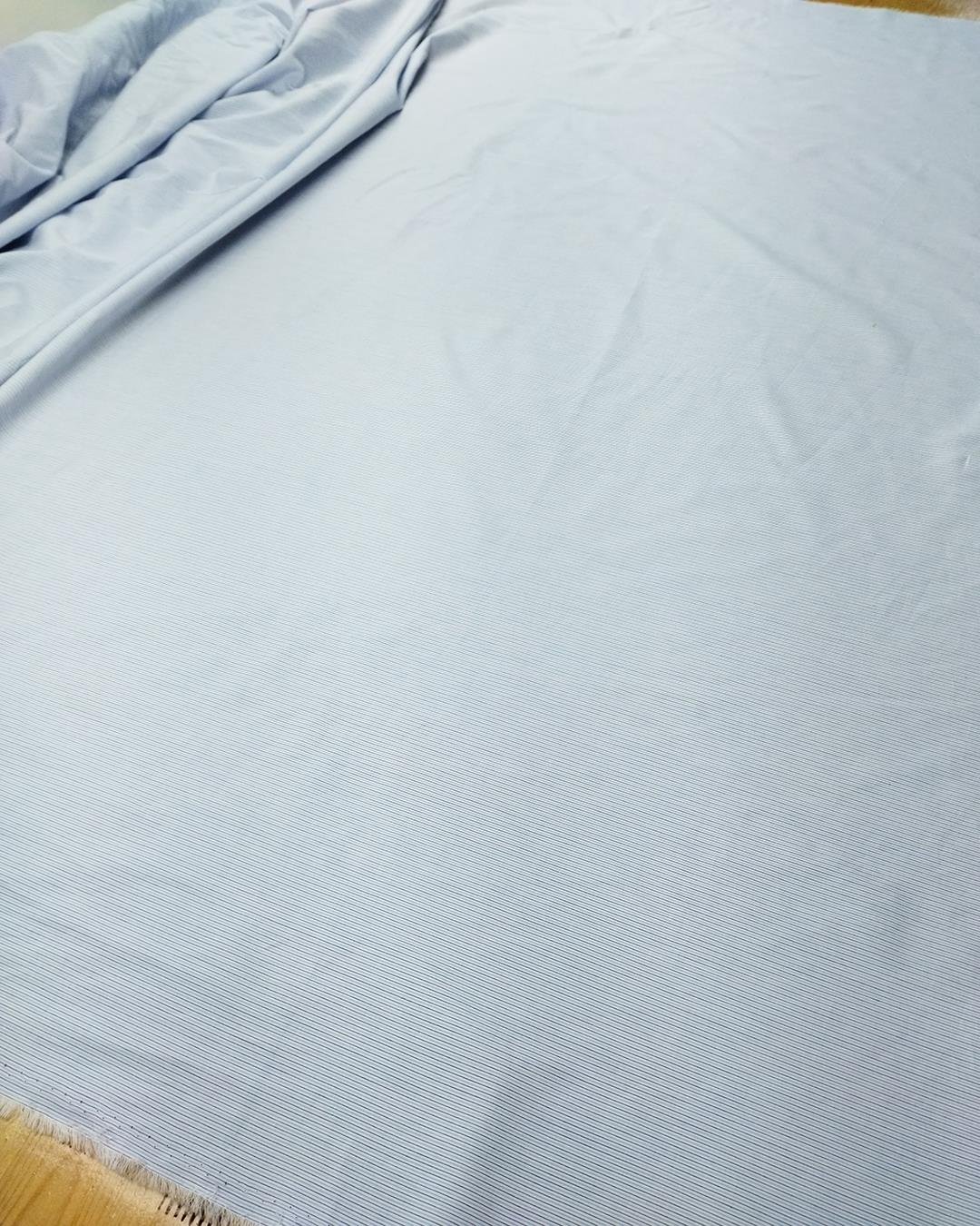 Pamuklu Dokuma İnce Boyuna Çizgili Mavi Lacivert Beyaz Renklerde (En 150 cm x Boy 135 cm)