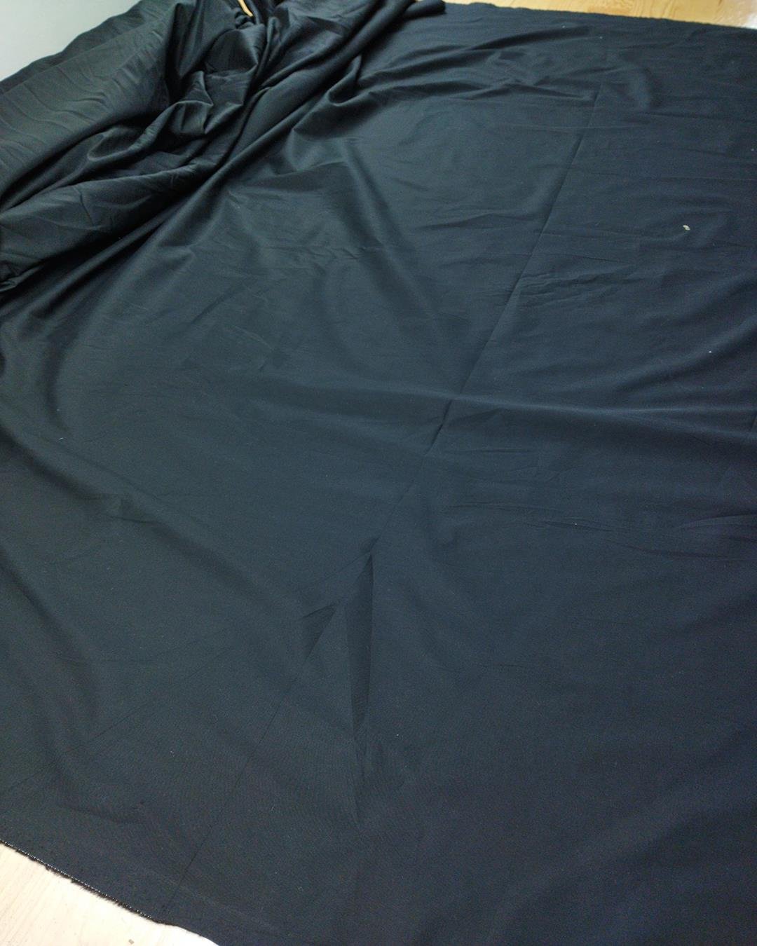 Poplin Benzeri Dokuma Siyah(140 en x 210 boy)