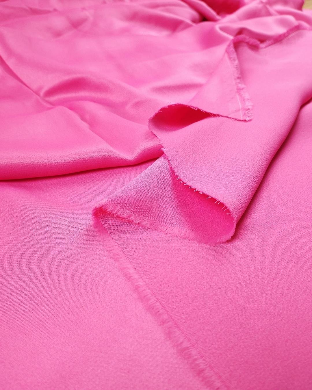 Şeker Pembe Renkte Saten Viskon (En 150 cm x Boy 190 cm)