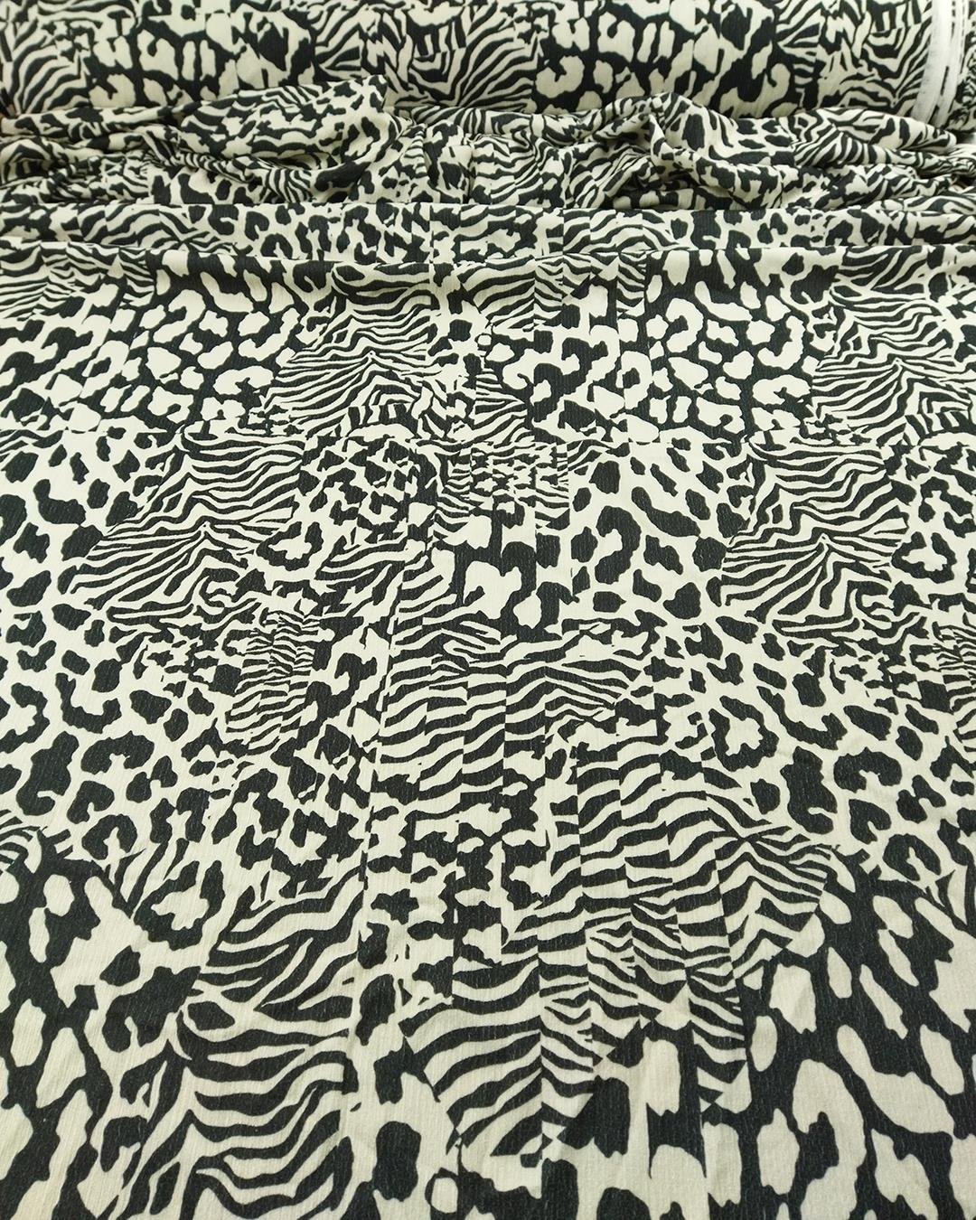 siyah Beyaz Renkte Bürümcüklü Jarse (En 160 cm x Boy 230 cm)