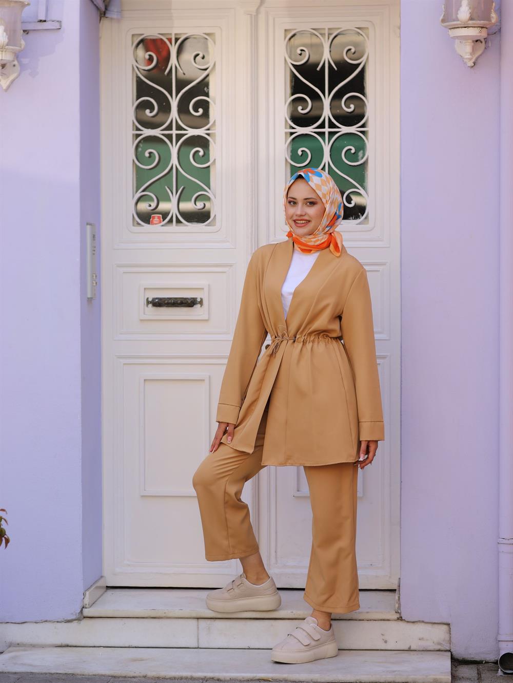 BELDEN BÜZME ABAYA TAKIM CAMEL