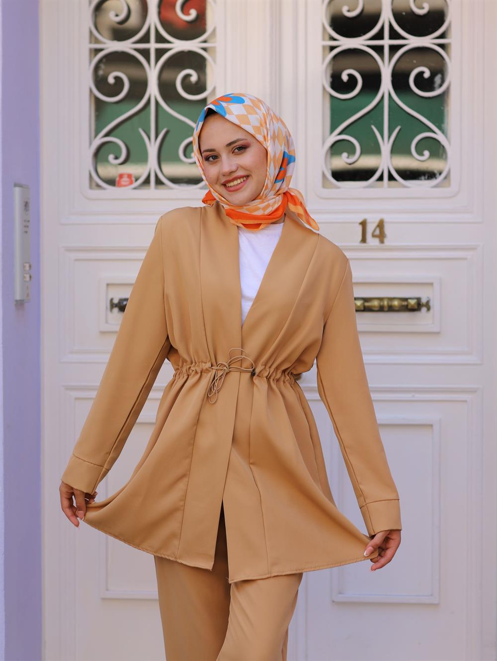BELDEN BÜZME ABAYA TAKIM CAMEL