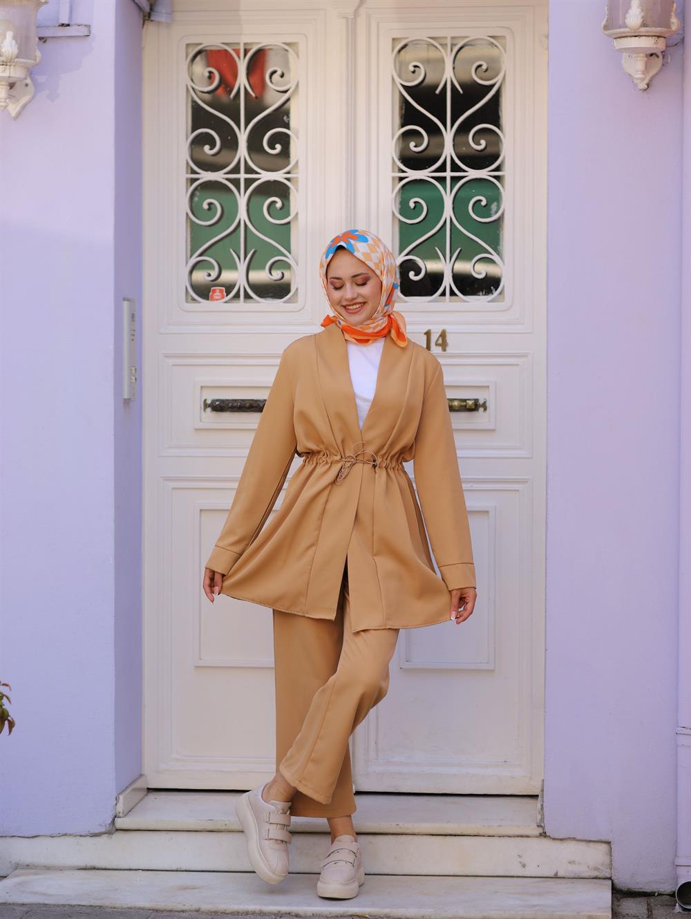 BELDEN BÜZME ABAYA TAKIM CAMEL