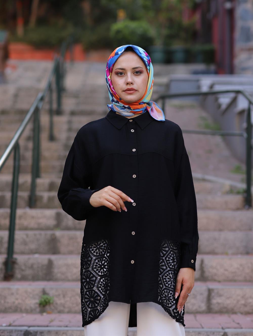 GÜPÜR DETAYLI GÖMLEK SİYAH