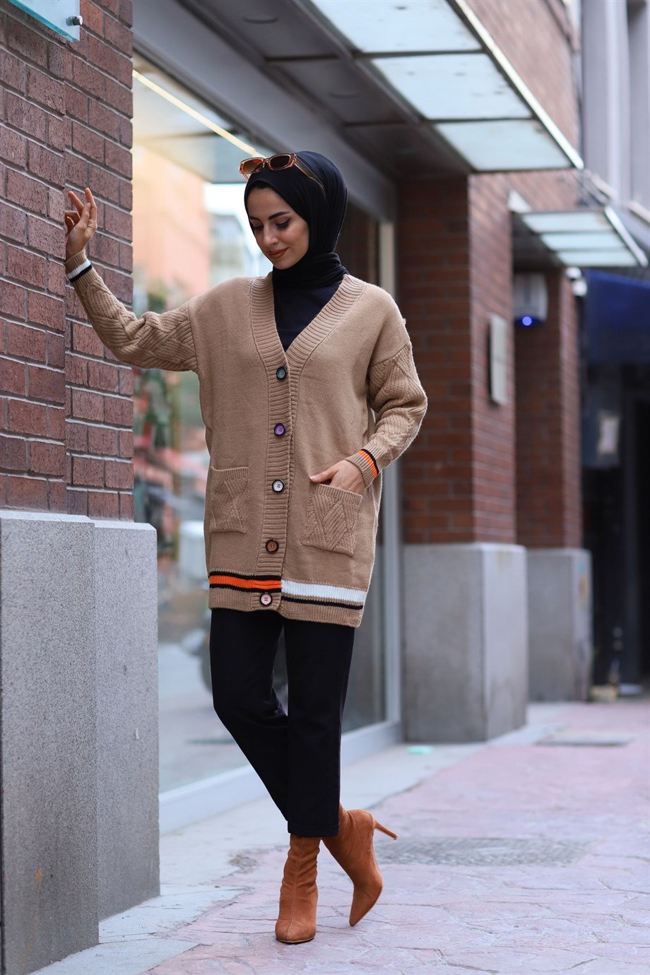 ŞERİT DETAYLI HIRKA CAMEL