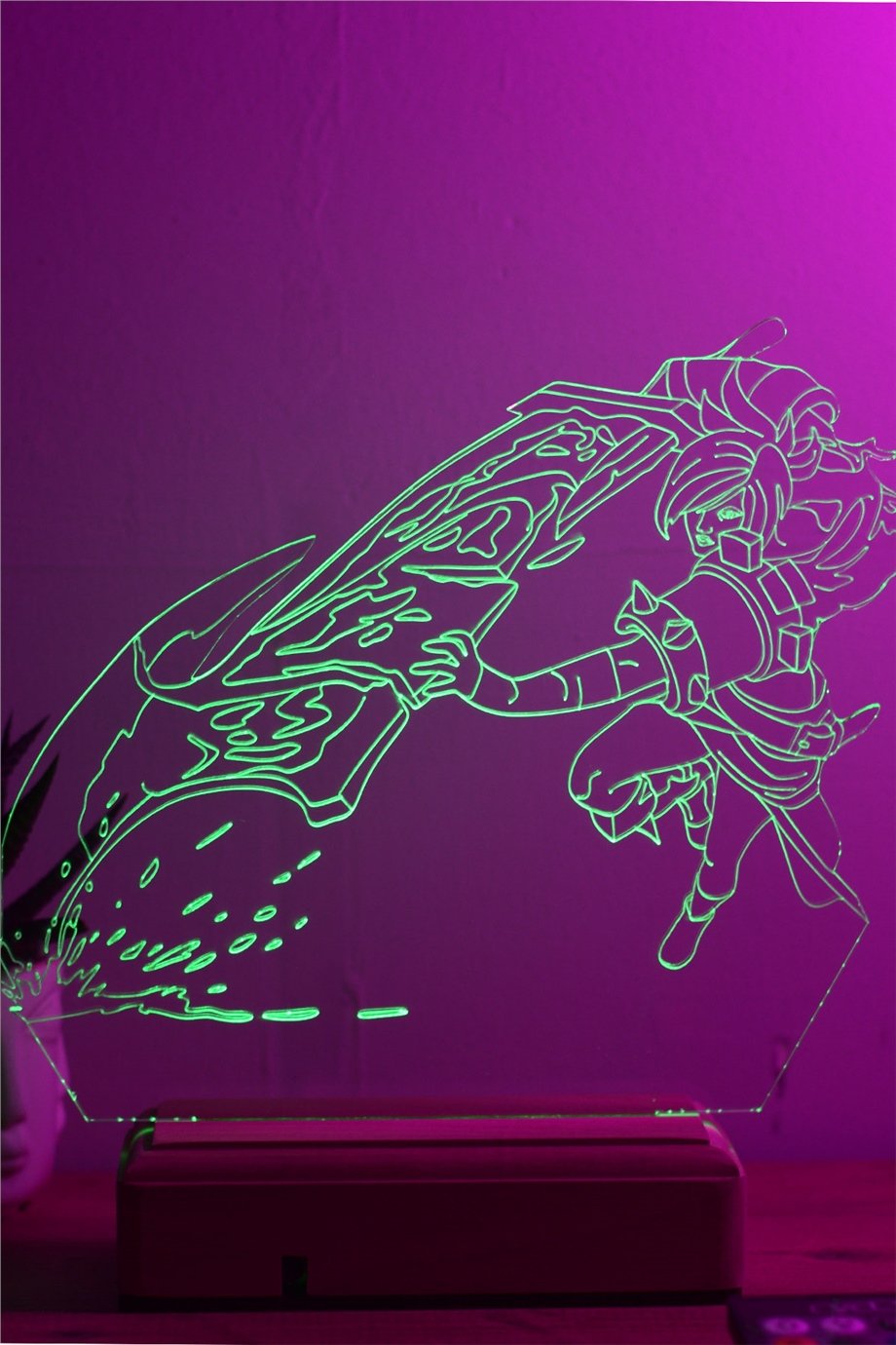 League of Legends Riven Hediyelik 16 Renkli Kumandalı Gece Lambası