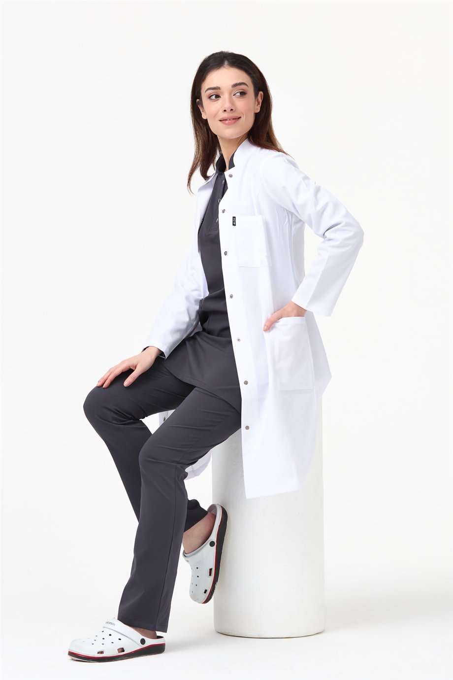 Hakim Yaka 100 cm Doktor Hemşire Öğretmen Önlüğü (KADIN), Beyaz