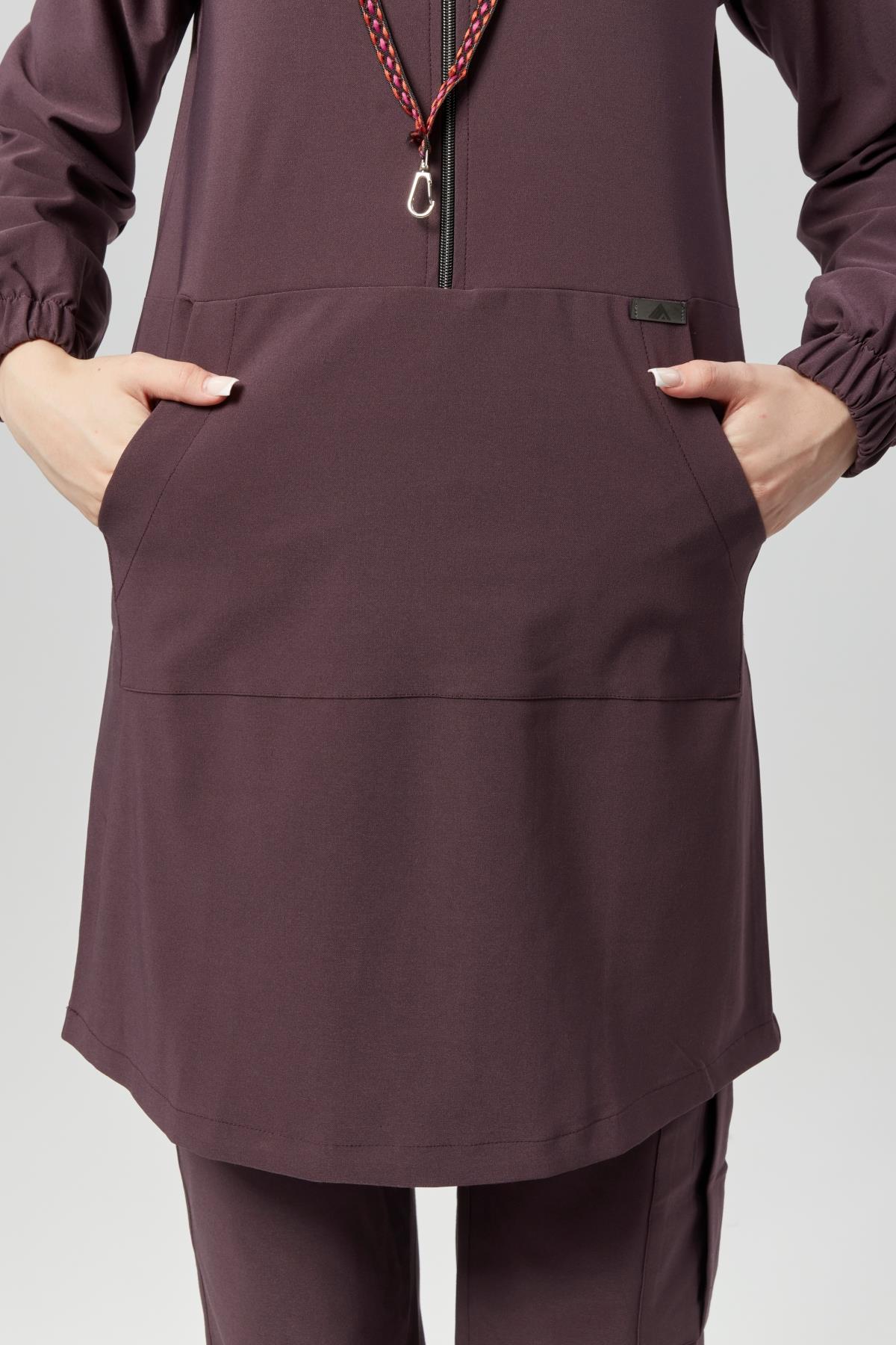 Extreme Cool Modest - Premium Çift Yön Likralı Doktor Hemşire Tek Üst Forma (KADIN), Mürdüm
