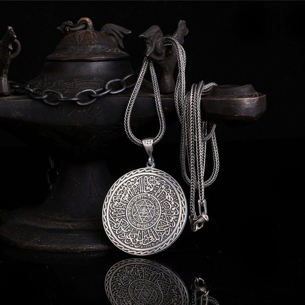 Mührü Süleyman ve Sureler İşlemeli Gümüş Kolye