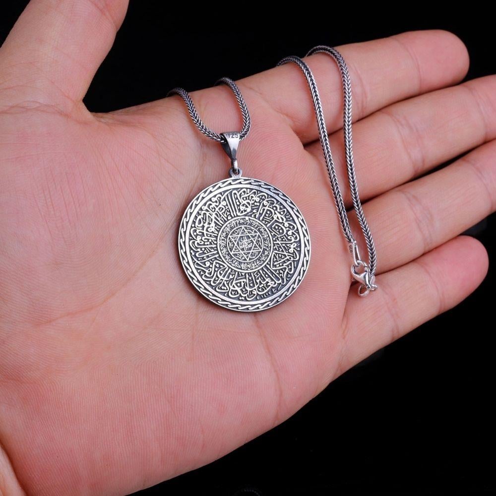 Mührü Süleyman ve Sureler İşlemeli Gümüş Kolye