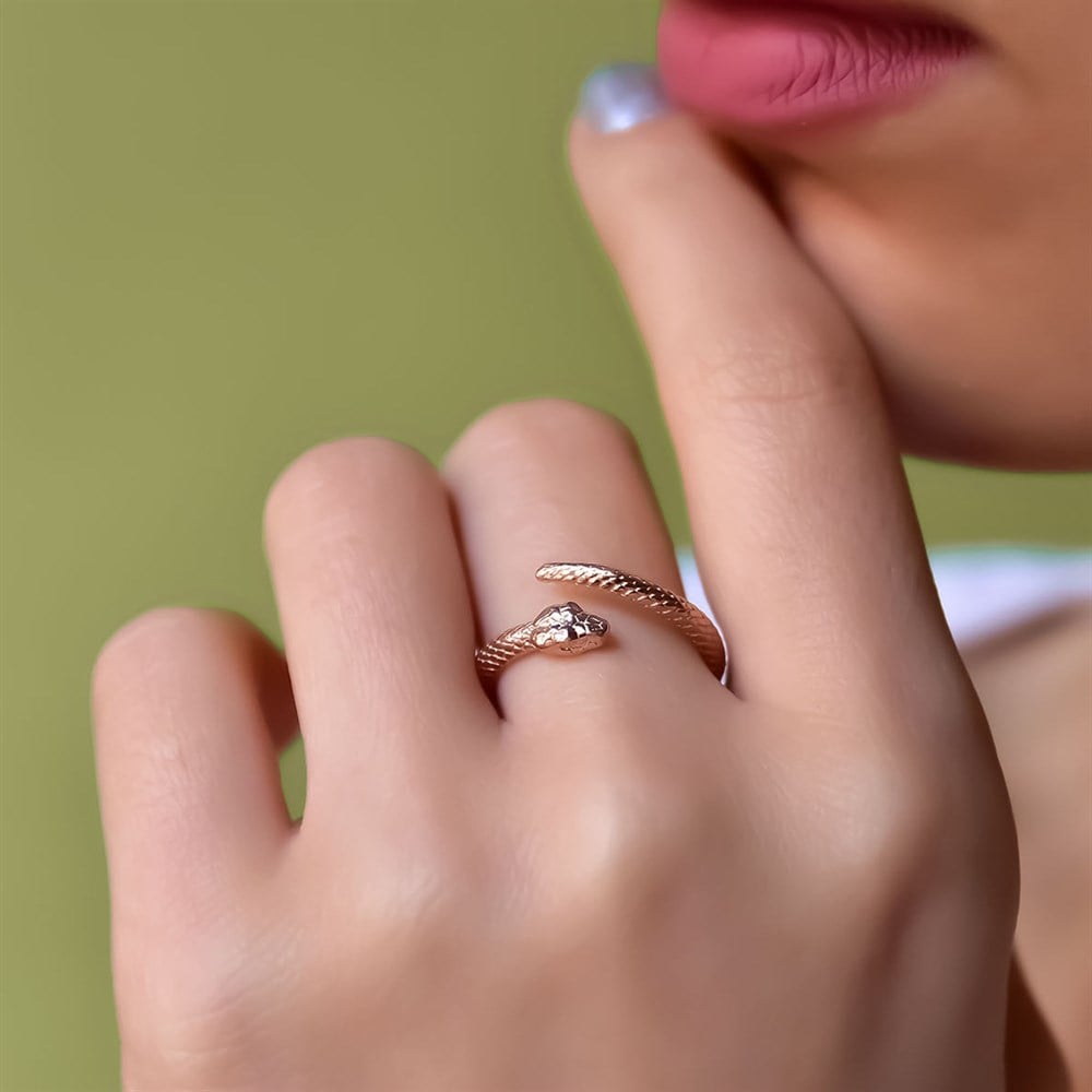 Sarılmış Yılan Modeli Yüzük Rose
