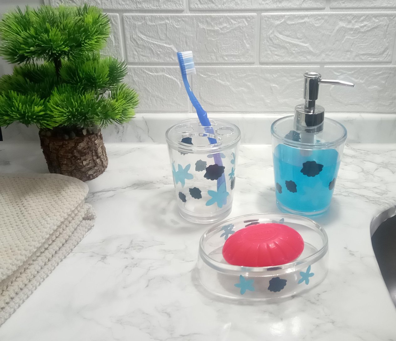 Benekli Desen 3 Lü Banyo Seti Akrilik