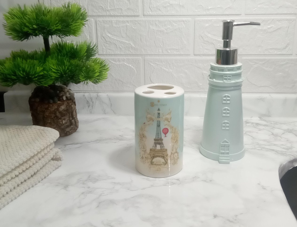 Sıvı Sabunluk Ve Diş Fırçalık 2 Li Banyo Seti,Deniz Feneri Ve Paris
