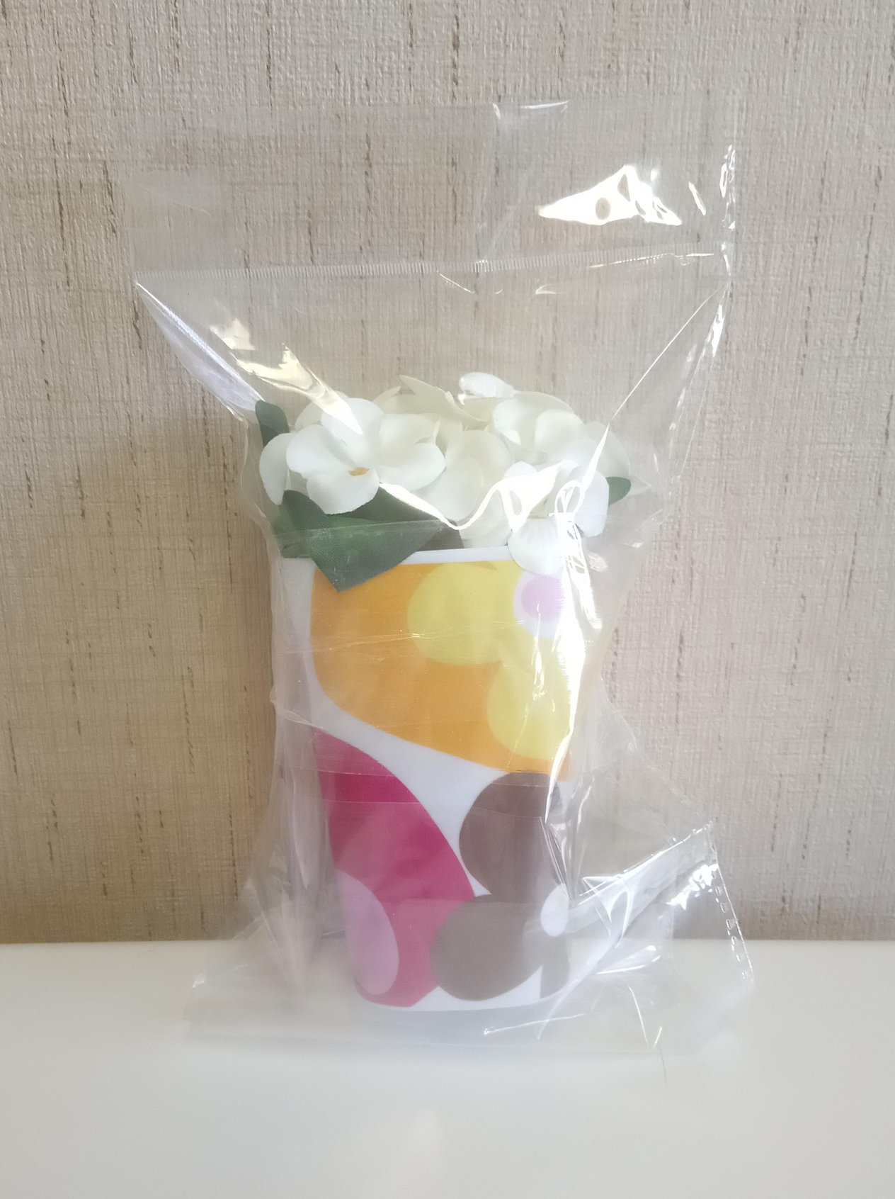 Vazoda Çiçek,Beyaz Yapay Çiçek,Vazo Dekoratif Kırmızı Papatya  7X7X16Cm 