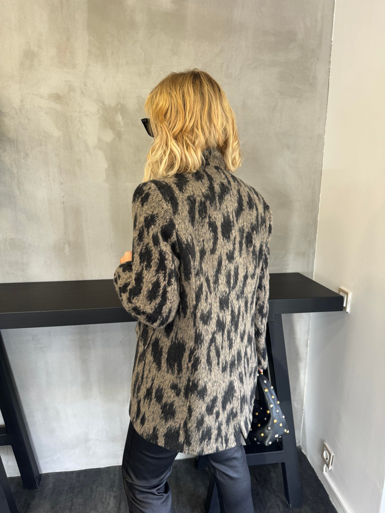 Gri Leopar Desenli Kaşe Ceket