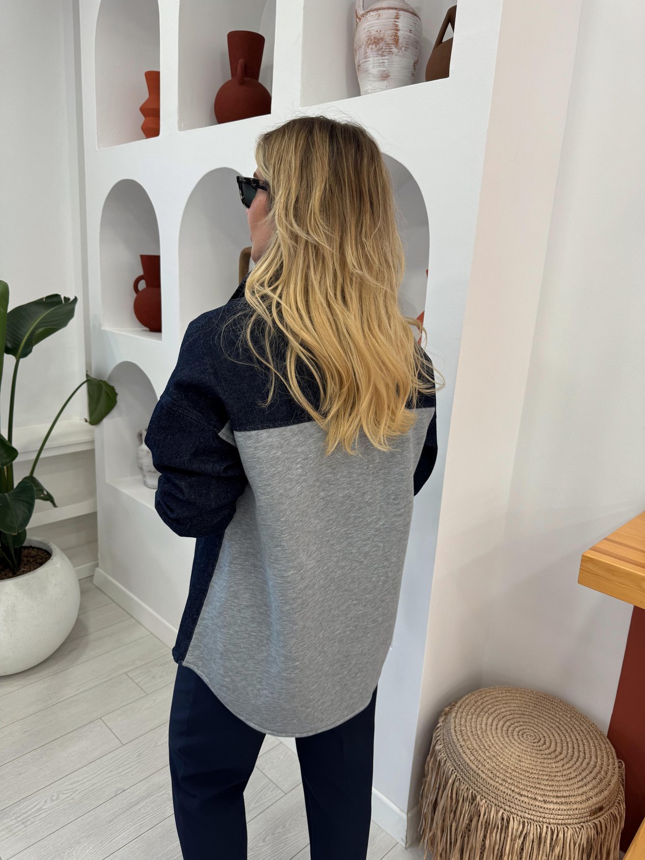 Arkası Sweat Detaylı Lacivert Jean Gömlek 