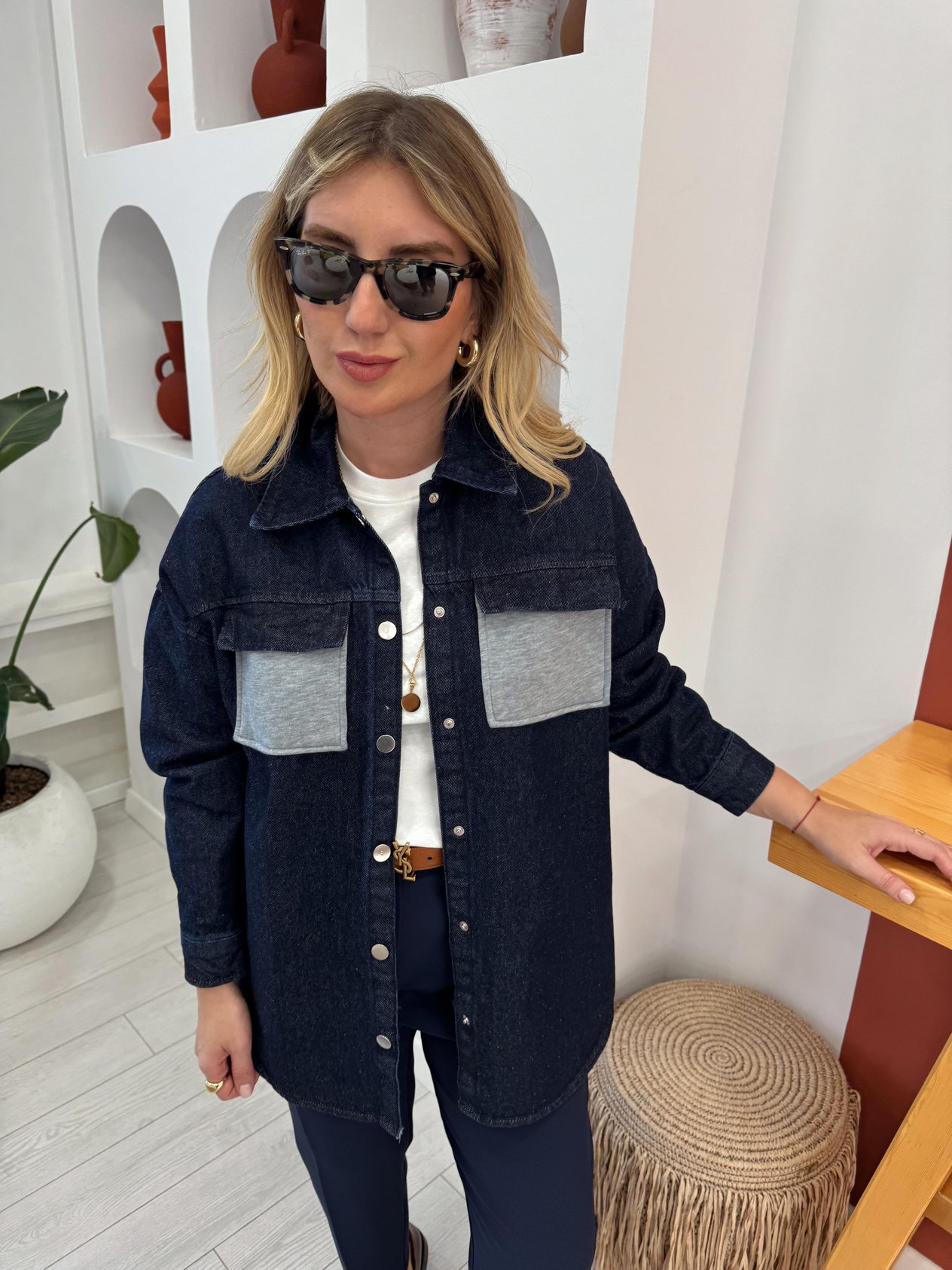 Arkası Sweat Detaylı Lacivert Jean Gömlek 