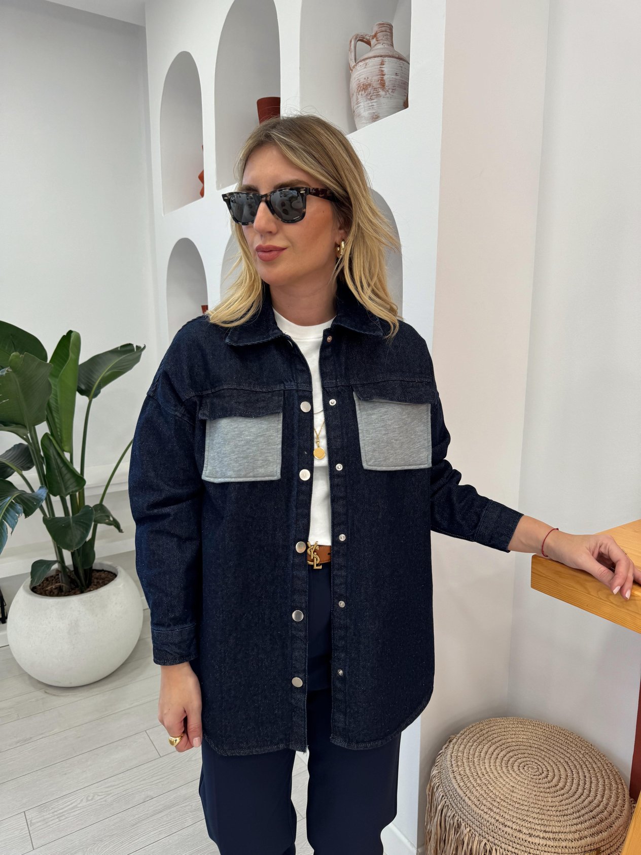 Arkası Sweat Detaylı Lacivert Jean Gömlek 