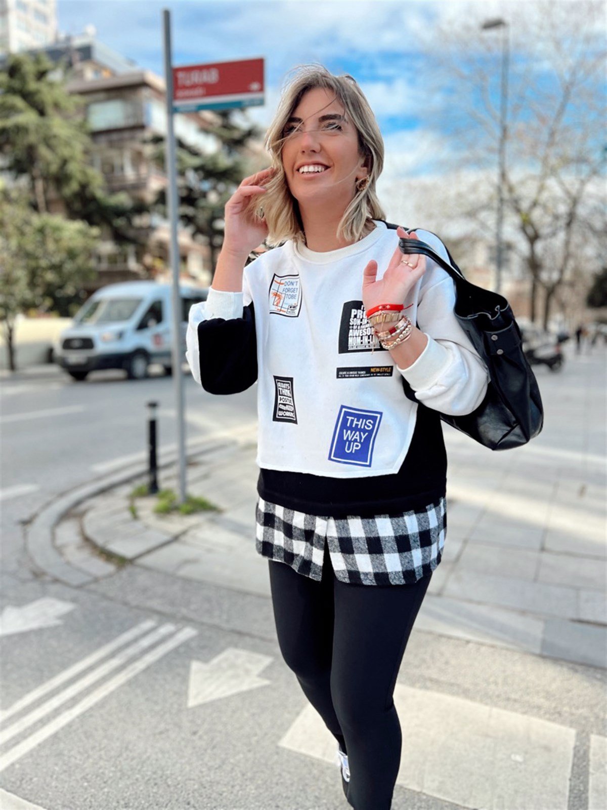 Ekose Detaylı Armalı STD Sweatshirt