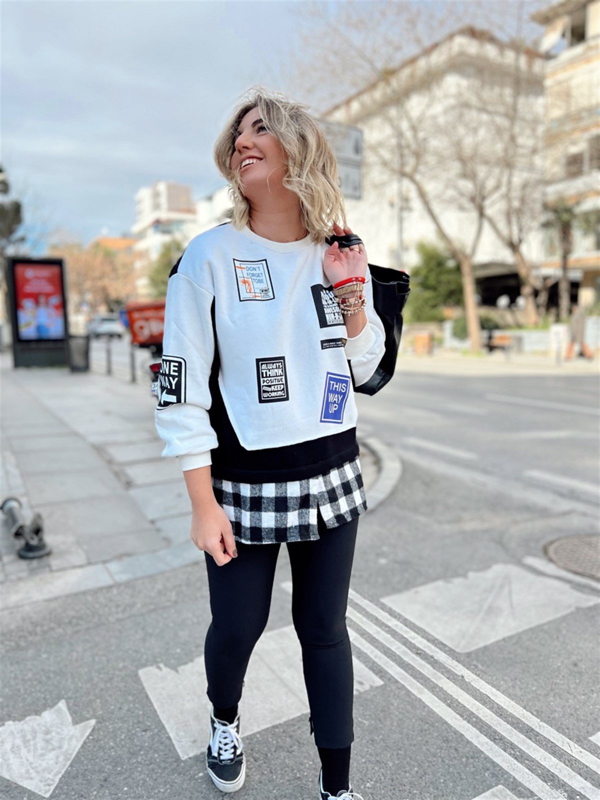Ekose Detaylı Armalı STD Sweatshirt