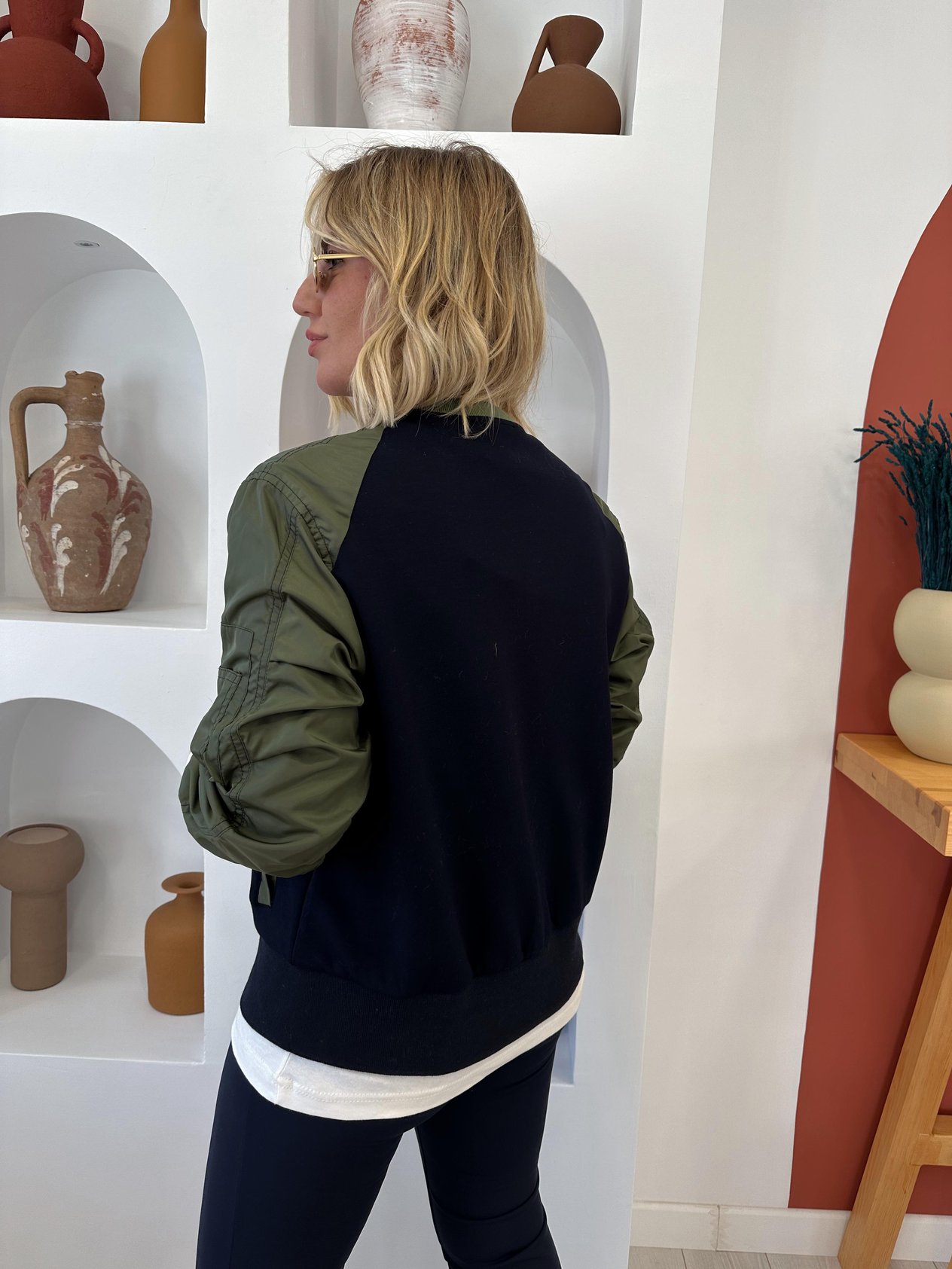 Haki Paraşüt Detaylı Lacivert Sweatshirt