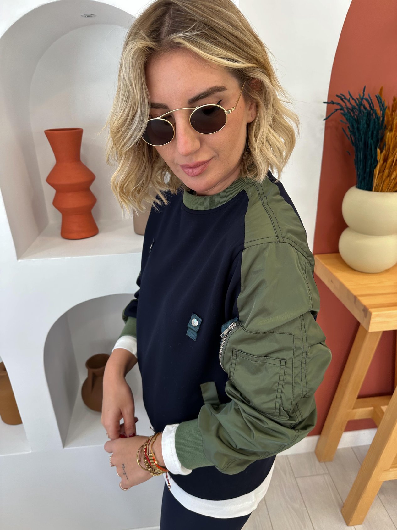 Haki Paraşüt Detaylı Lacivert Sweatshirt