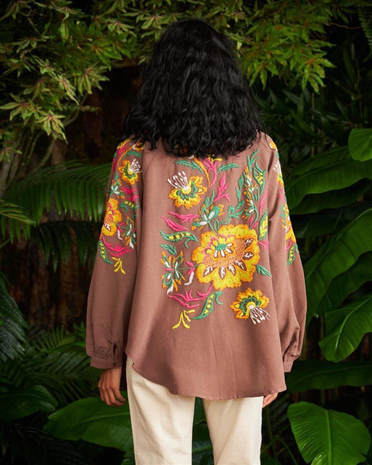 İşlemeli Kahverengi Keten Kimono