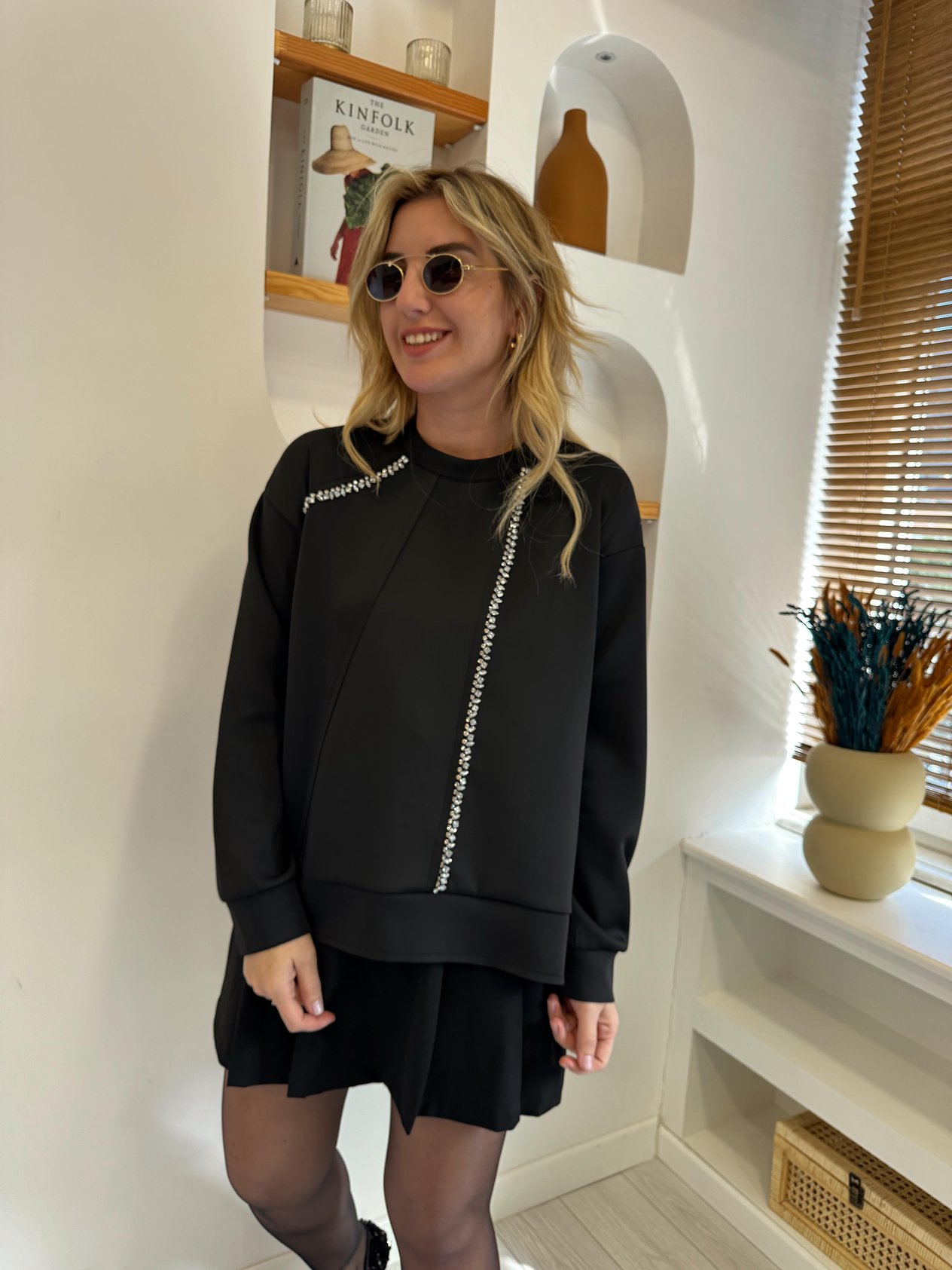 Kristal Taş İşlemeli Scuba Kumaş Siyah Sweat